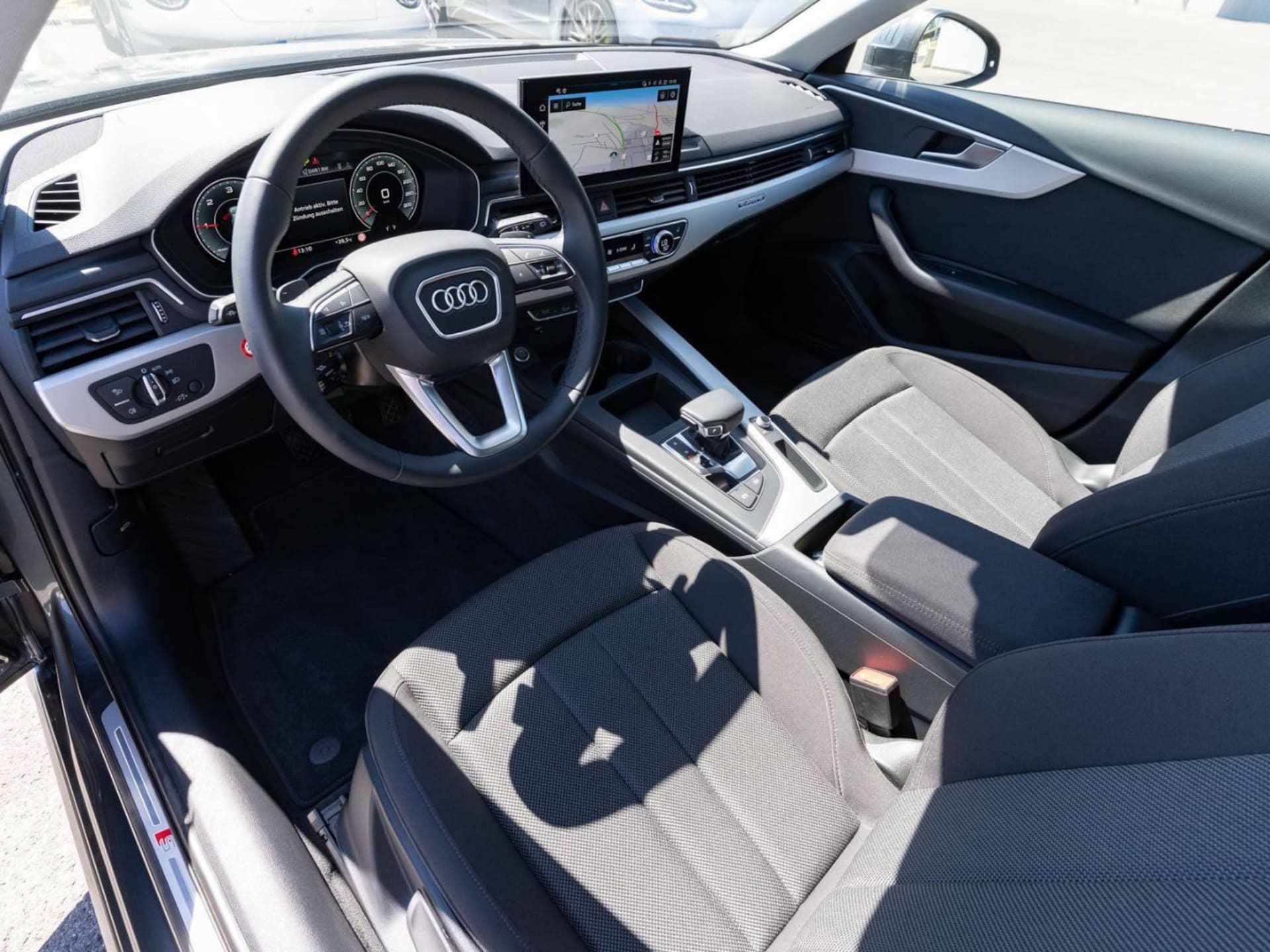Audi A4 Avant S line