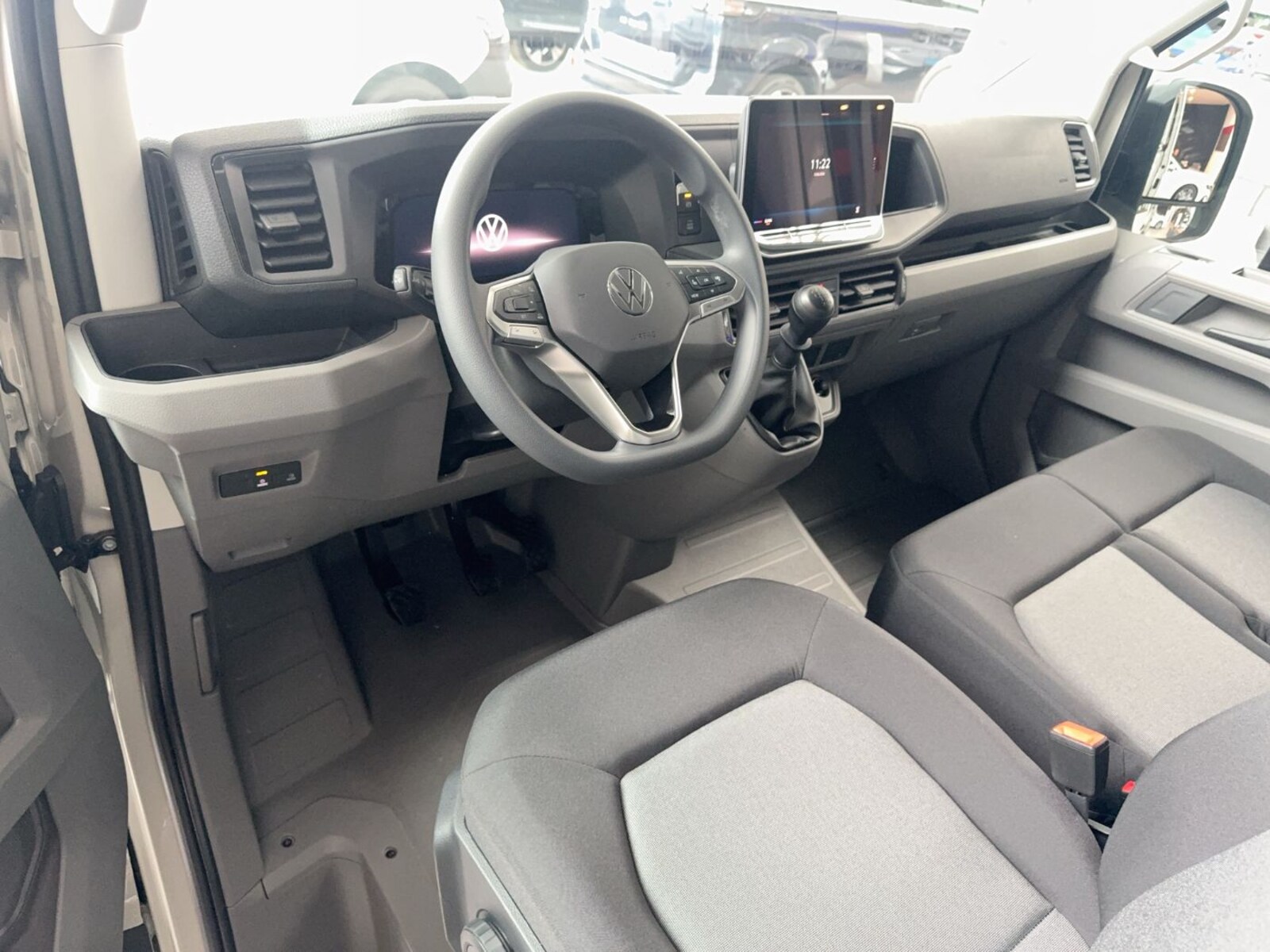 Volkswagen Crafter Kasten mittlerer Radstand – Bild 7