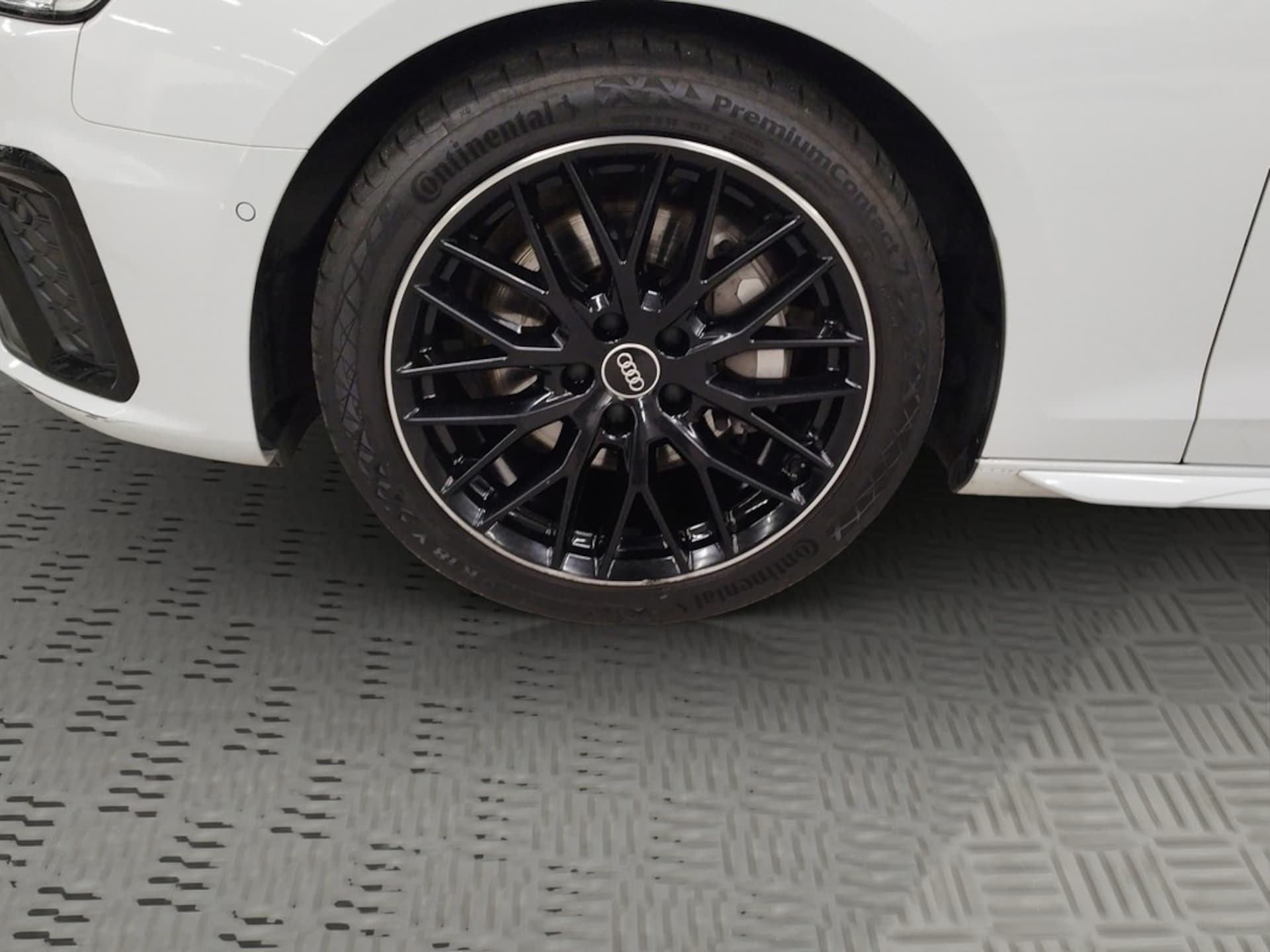 Audi A4 Avant S line