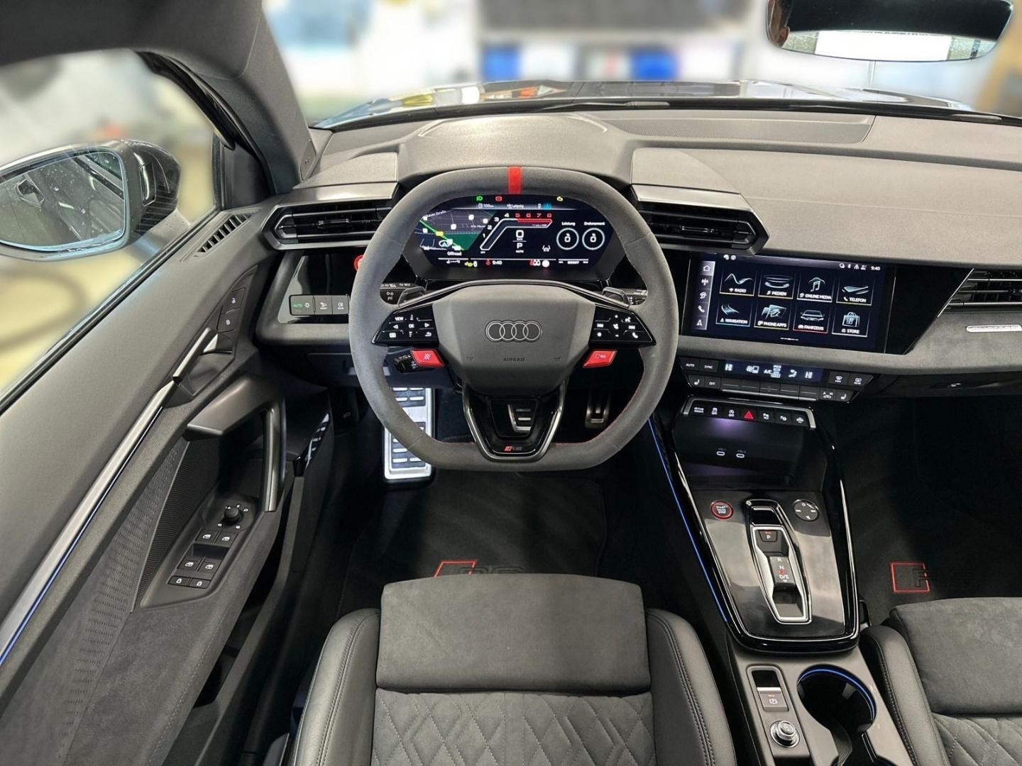 Bild über Audi RS 3 Sportback TFSI quattro S tronic - für weitere Informationen kontaktieren Sie den Audi Partner