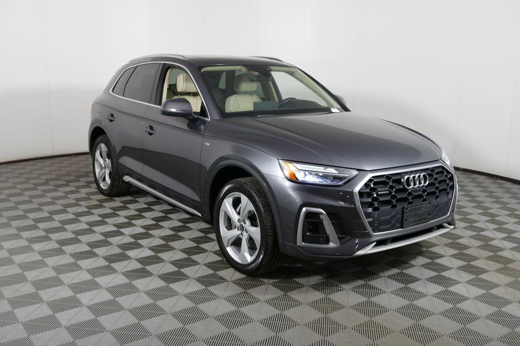 2024 Audi Q5 45 Premium Plus's photo