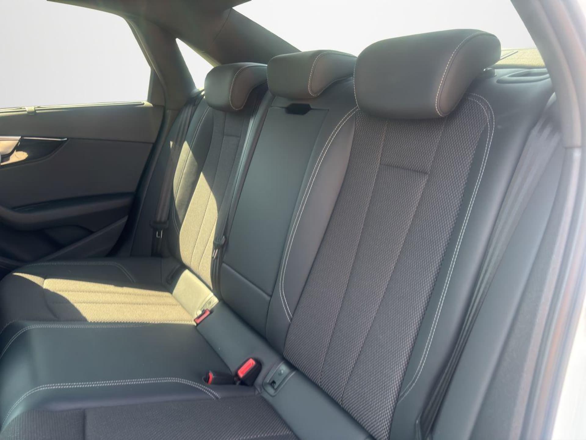 Audi A4 Limousine S line