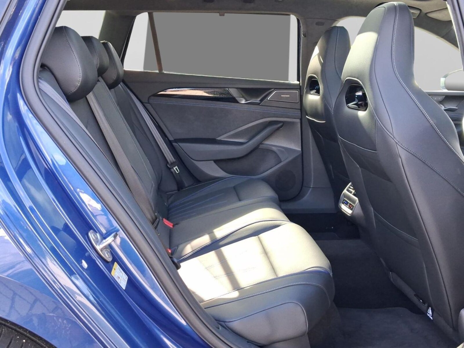Volkswagen Passat – Bild 14
