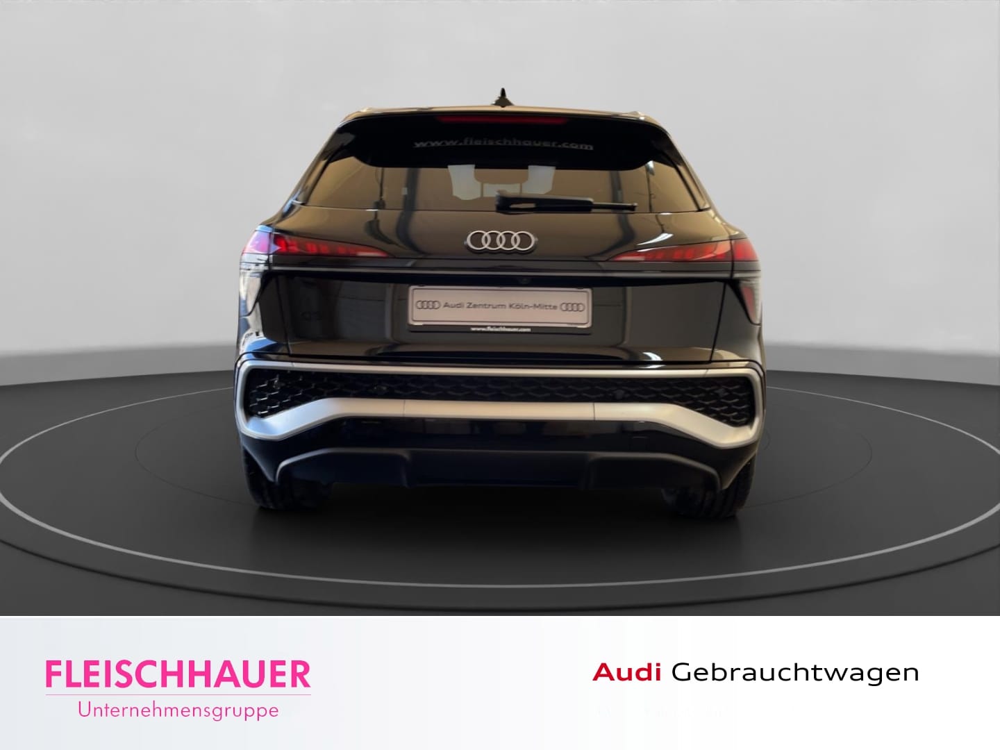 Bild über Audi Q3 SUV TFSI 110 kW S tronic - für weitere Informationen kontaktieren Sie den Audi Partner