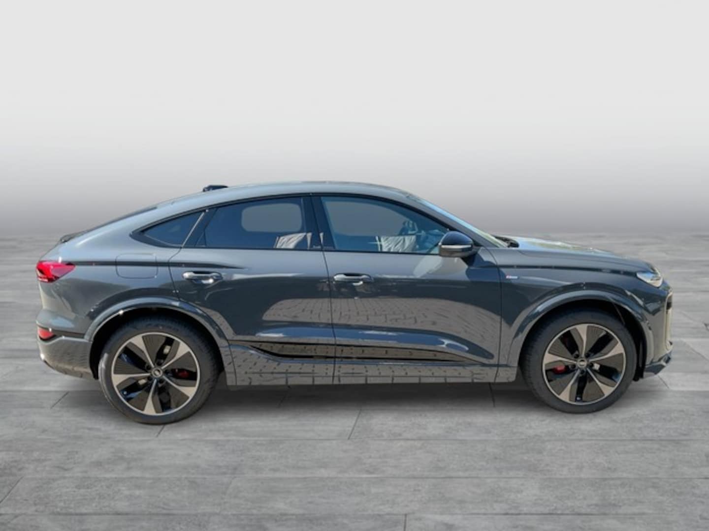 Bild über Audi Q6 Sportback e-tron S line business e-tron quattro 315 kW - für weitere Informationen kontaktieren Sie den Audi Partner