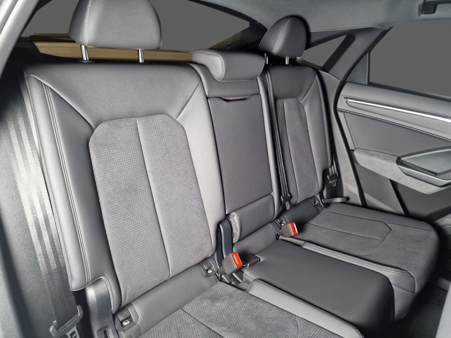 Bild über Audi Q3 Sportback S line 35 TFSI S tronic - für weitere Informationen kontaktieren Sie den Audi Partner