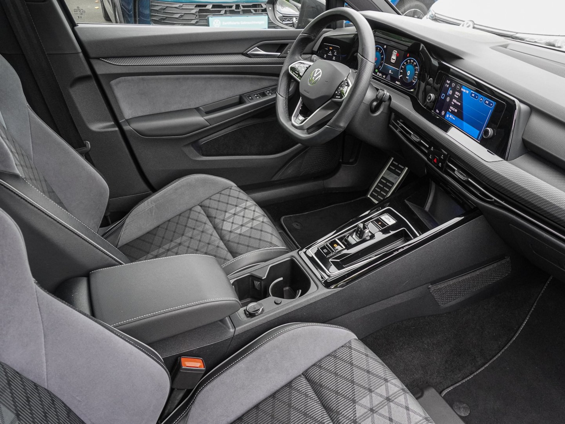Volkswagen Golf R-Line