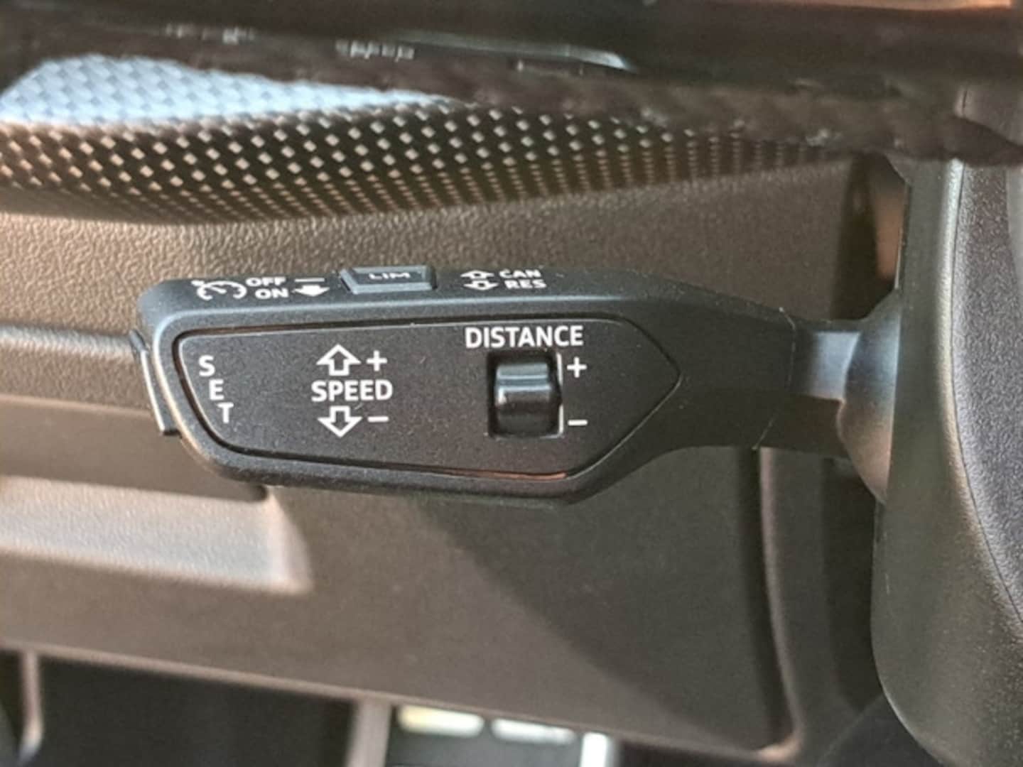 Bild über Audi RS 3 Sportback TFSI quattro S tronic - für weitere Informationen kontaktieren Sie den Audi Partner