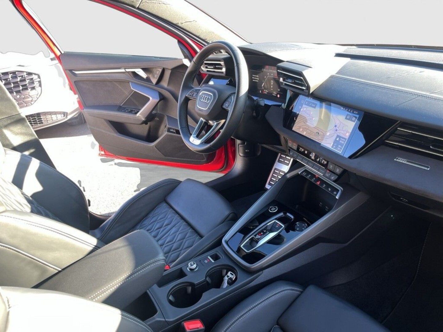Bild über Audi A3 allstreet 35 TDI S tronic - für weitere Informationen kontaktieren Sie den Audi Partner