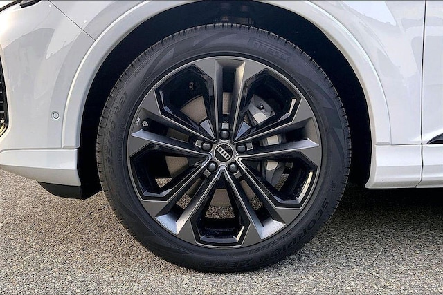 2026 Audi Q7 Premium Plus - Photo 11
