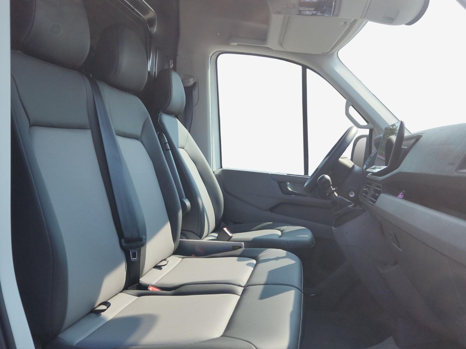Volkswagen Crafter Kasten mittlerer Radstand – Bild 9