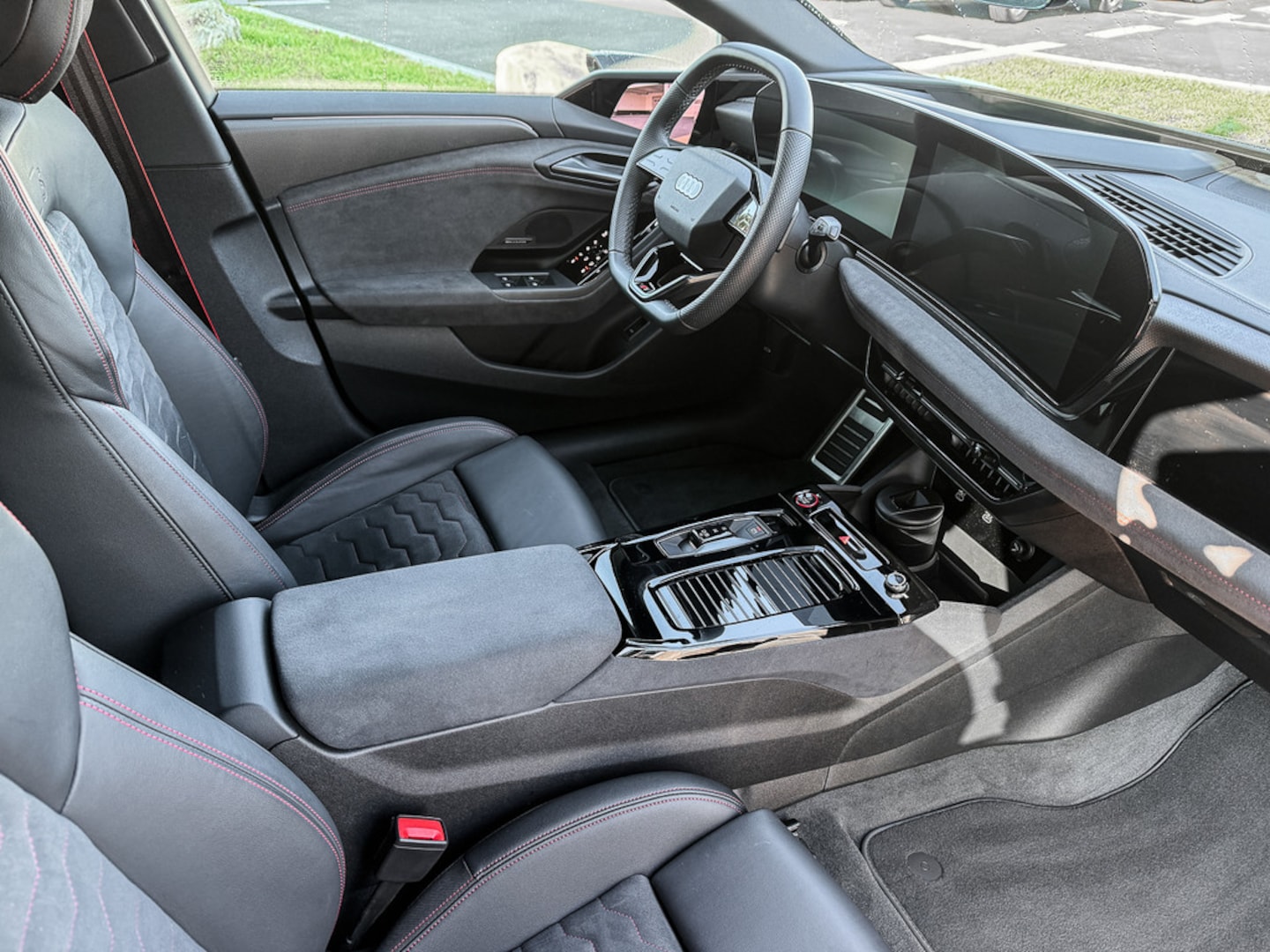 Bild über Audi S6 Avant e-tron e-tron quattro - für weitere Informationen kontaktieren Sie den Audi Partner