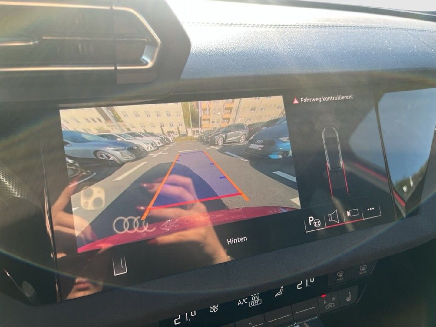 Bild über Audi A3 allstreet 35 TDI S tronic - für weitere Informationen kontaktieren Sie den Audi Partner