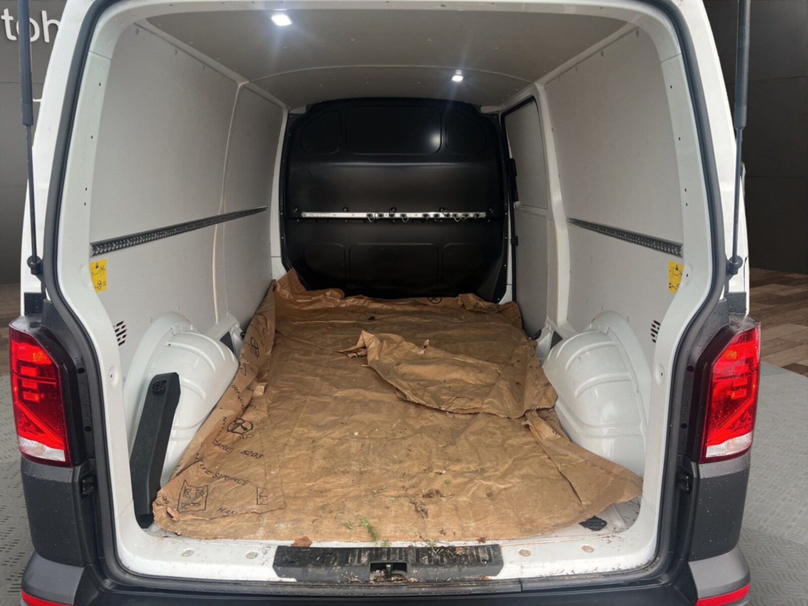 Volkswagen T6.1 Transporter Kasten langer Radstand – Bild 20
