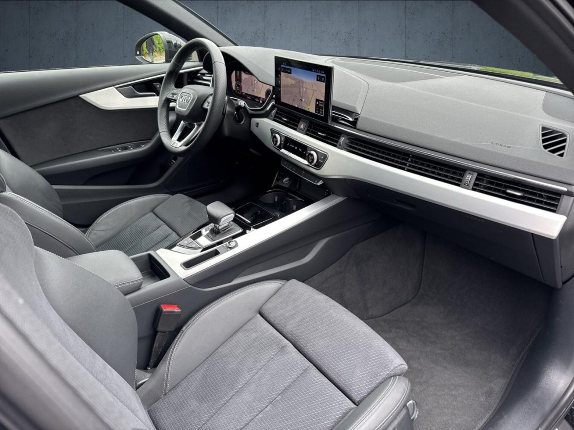 Audi A4 Avant S line