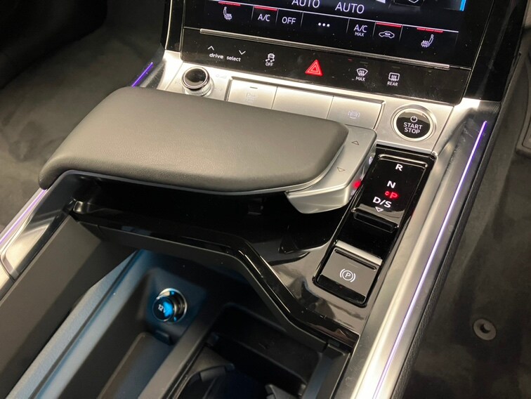 Image about Audi Q8 e-tron 55 e-tron S line