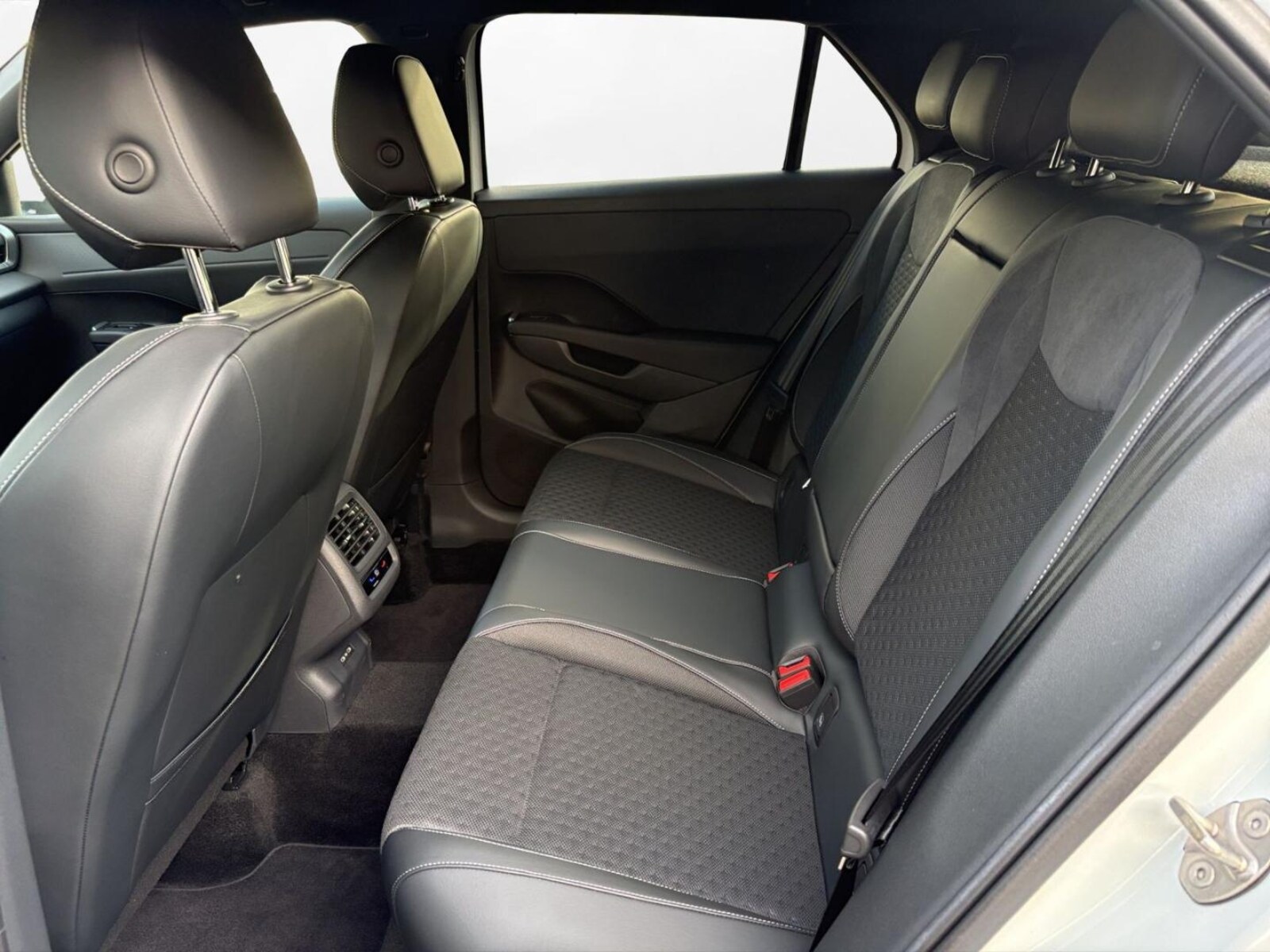 Volkswagen T-Roc – Bild 8