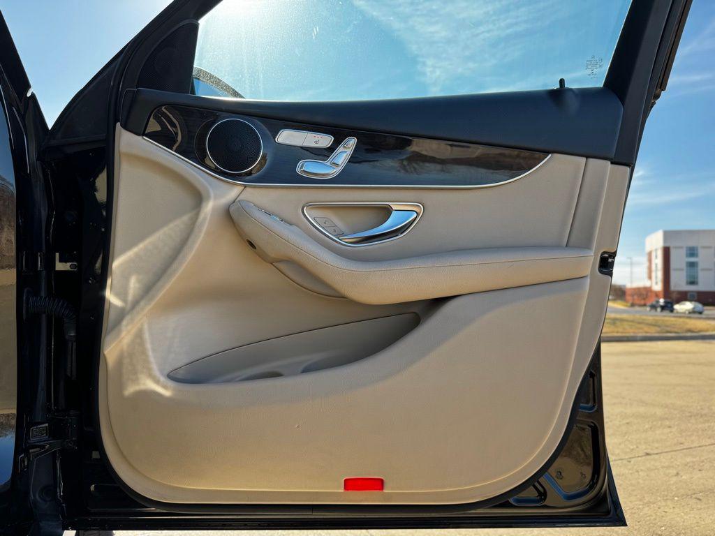 2019 Mercedes-Benz GLC GLC300 - Photo 29