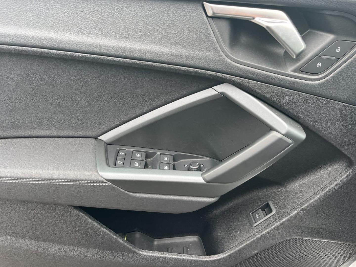 Bild über Audi Q3 S line 35 TDI S tronic - für weitere Informationen kontaktieren Sie den Audi Partner
