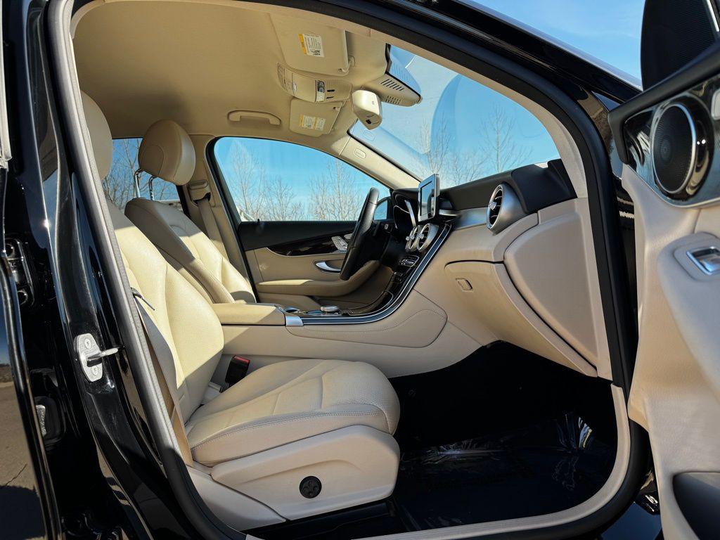 2019 Mercedes-Benz GLC GLC300 - Photo 30