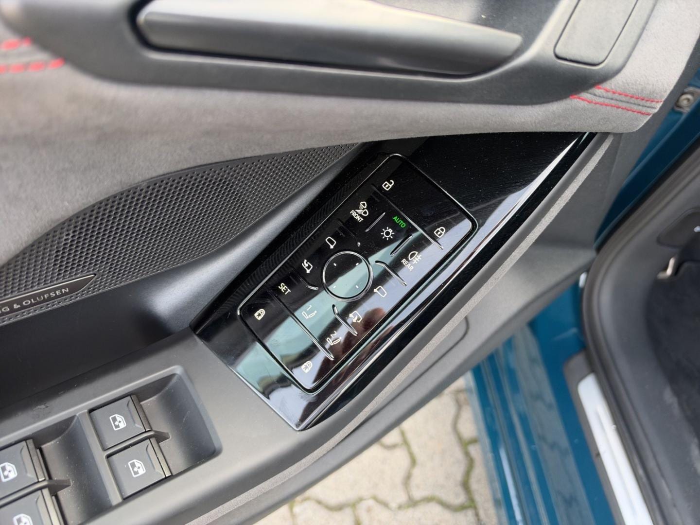 Bild über Audi A6 Avant e-tron e-tron - für weitere Informationen kontaktieren Sie den Audi Partner