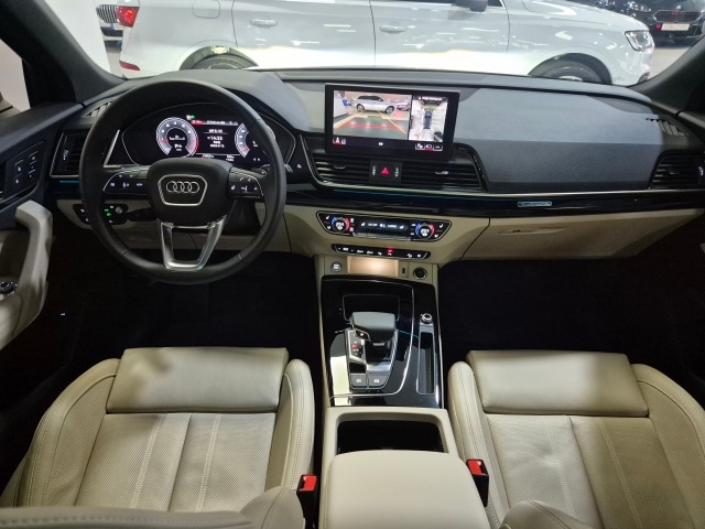 Audi Q5 SUV 8