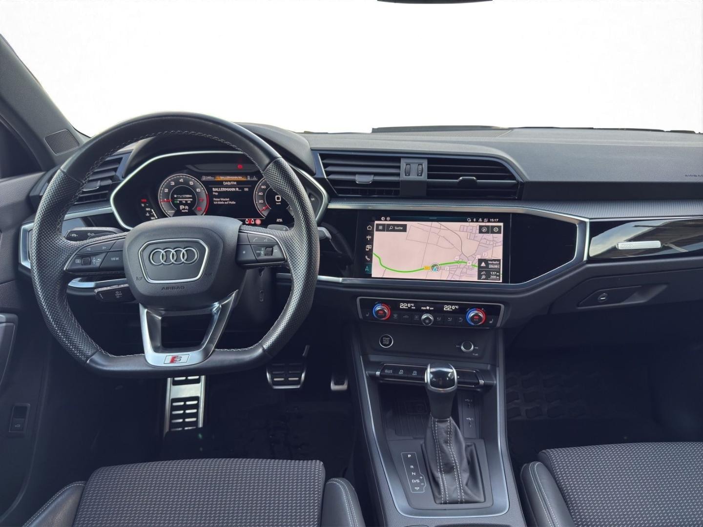 Bild über Audi Q3 S line 35 TFSI S tronic - für weitere Informationen kontaktieren Sie den Audi Partner