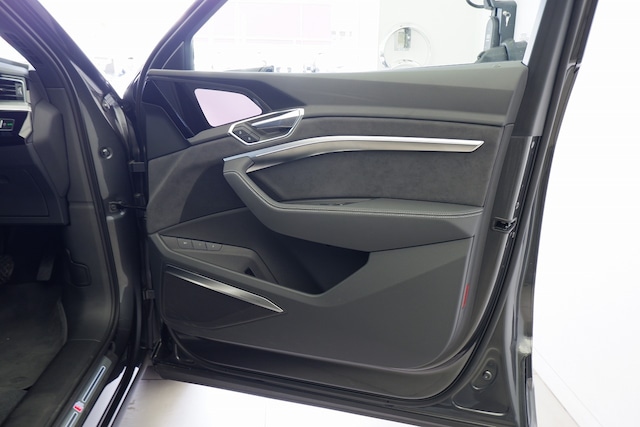 Audi e-tron Sportback 55 quattro S line 300,00 kW for more details contact your dealer