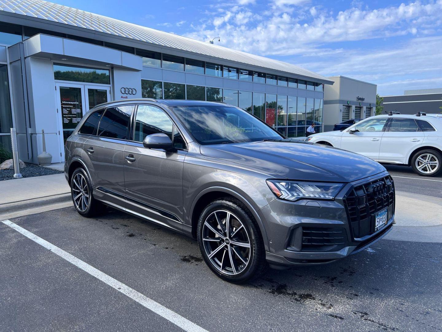 2024 Audi Q7 55 Premium Plus quattro Tiptronic's photo