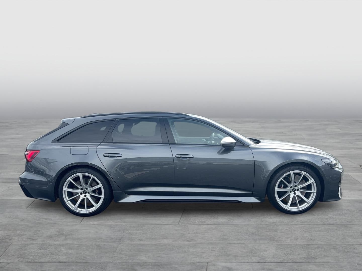 Bild über Audi RS 6 Avant performance TFSI quattro tiptronic - für weitere Informationen kontaktieren Sie den Audi Partner