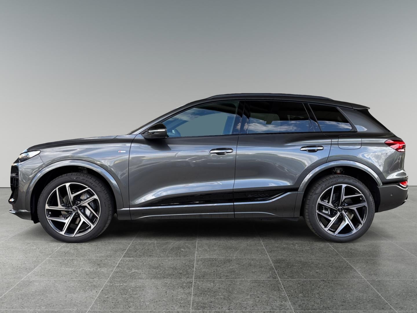 Bild über Audi Q6 SUV e-tron S line business e-tron quattro 315 kW - für weitere Informationen kontaktieren Sie den Audi Partner