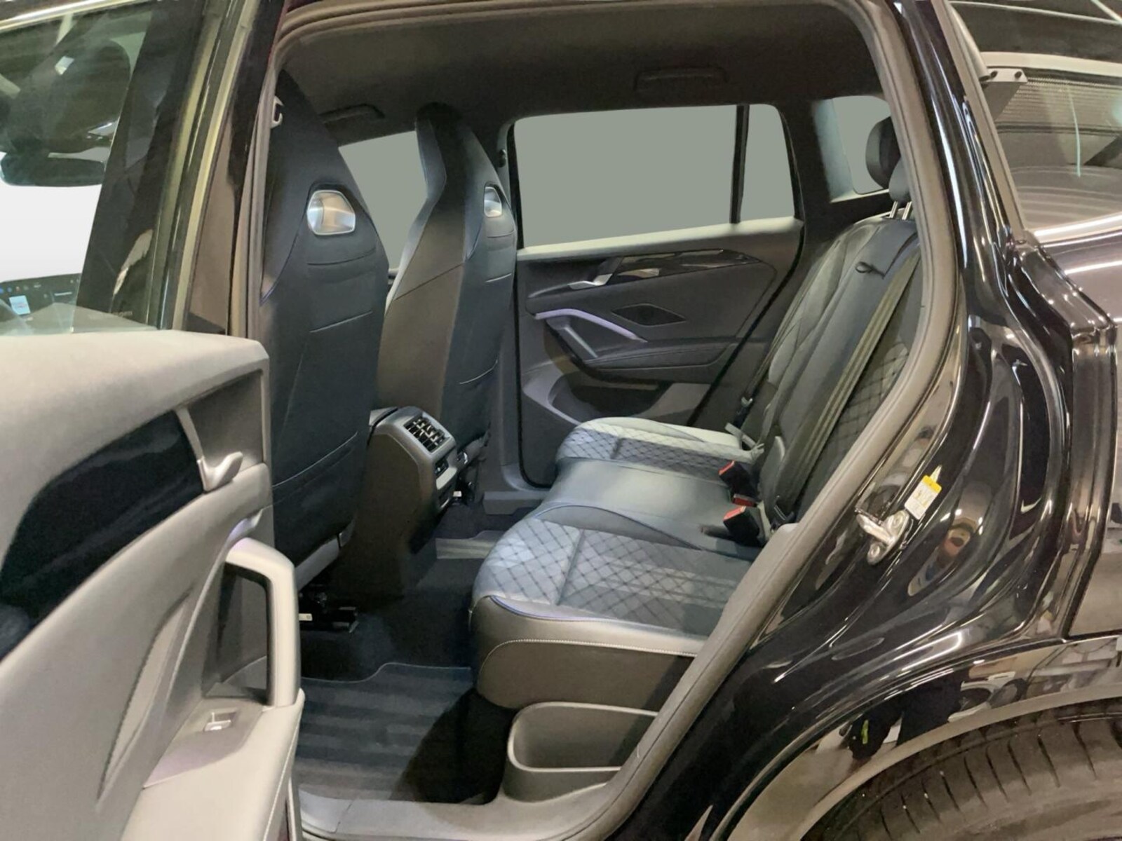 Volkswagen Tiguan – Bild 11