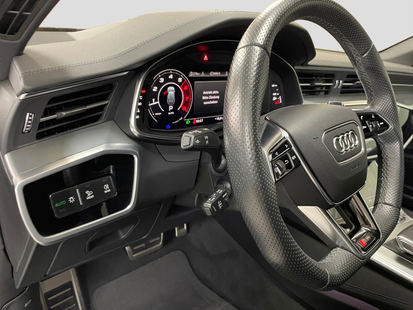 Bild über Audi RS 6 Avant performance TFSI quattro tiptronic - für weitere Informationen kontaktieren Sie den Audi Partner