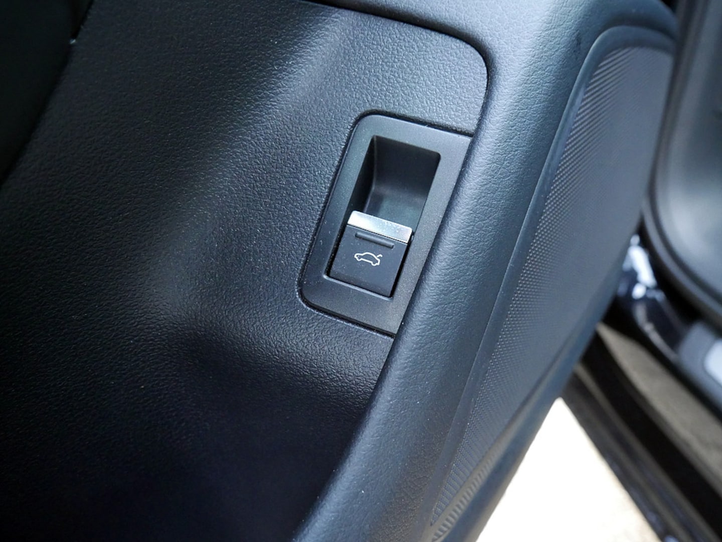 Bild über Audi A6 Avant 45 TFSI S tronic - für weitere Informationen kontaktieren Sie den Audi Partner