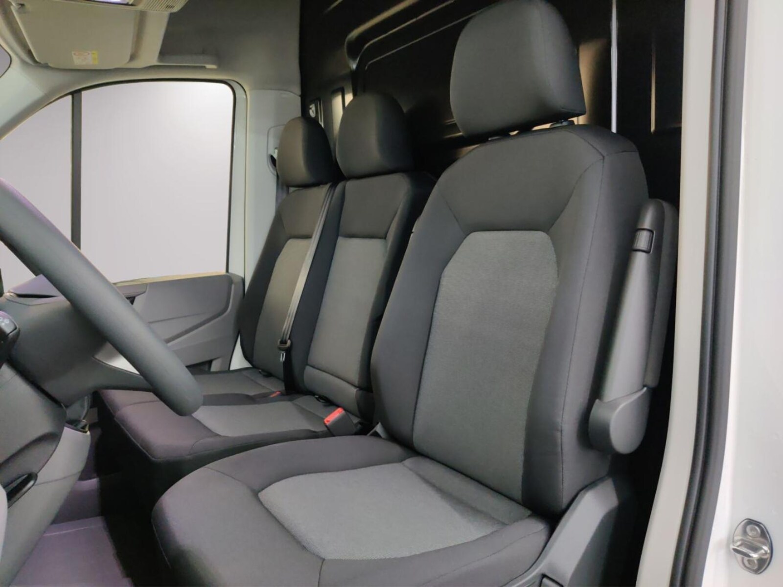 Volkswagen Crafter Kasten mittlerer Radstand – Bild 5