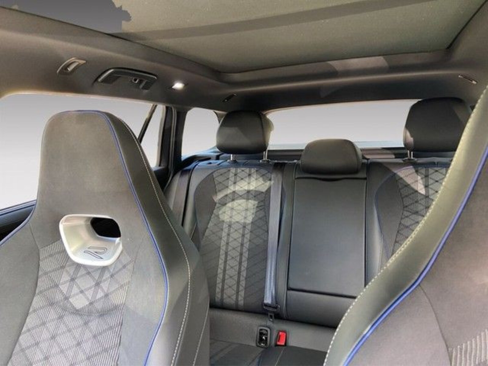 Volkswagen Passat – Bild 14