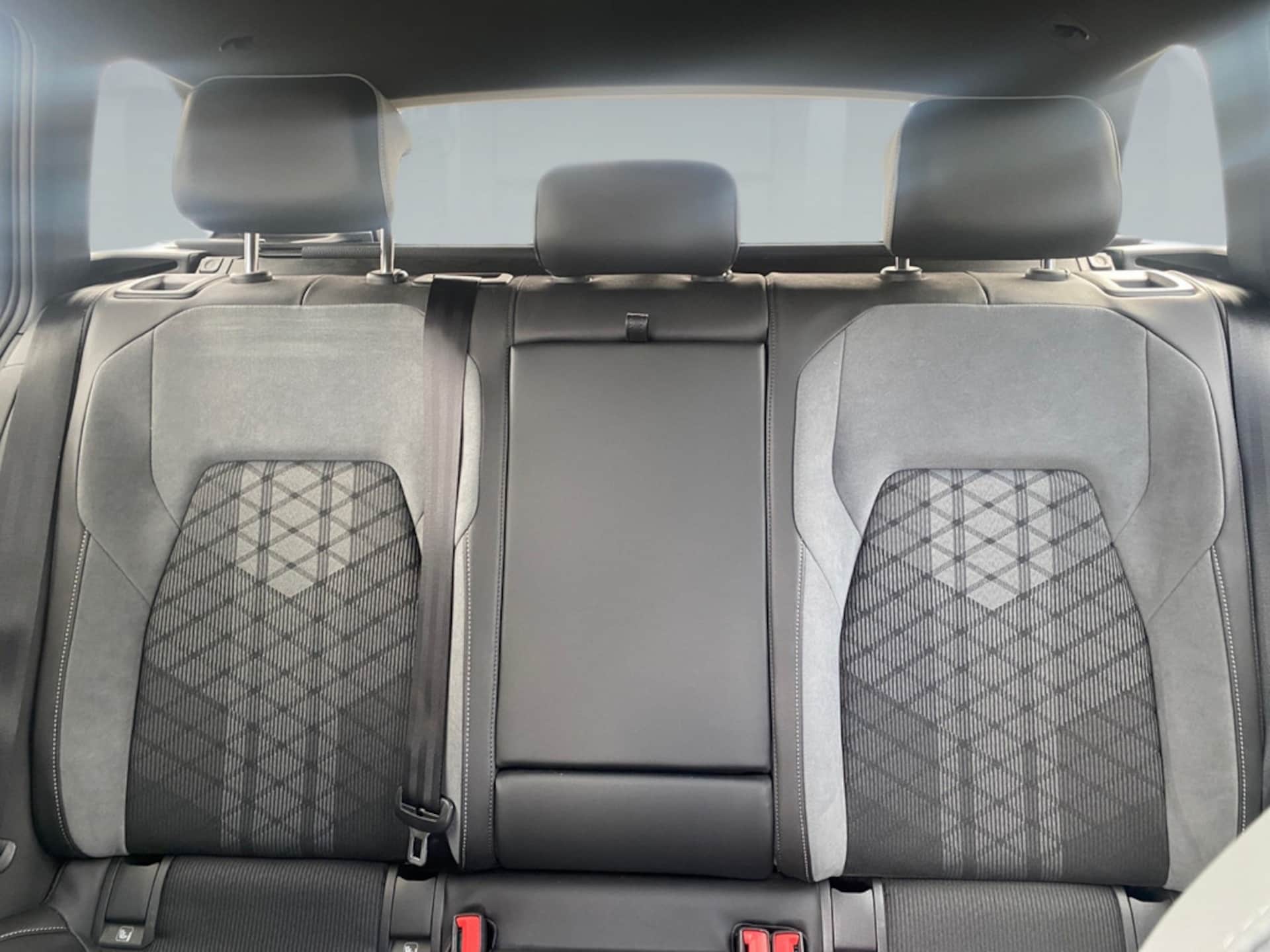Volkswagen Golf Variant R-Line