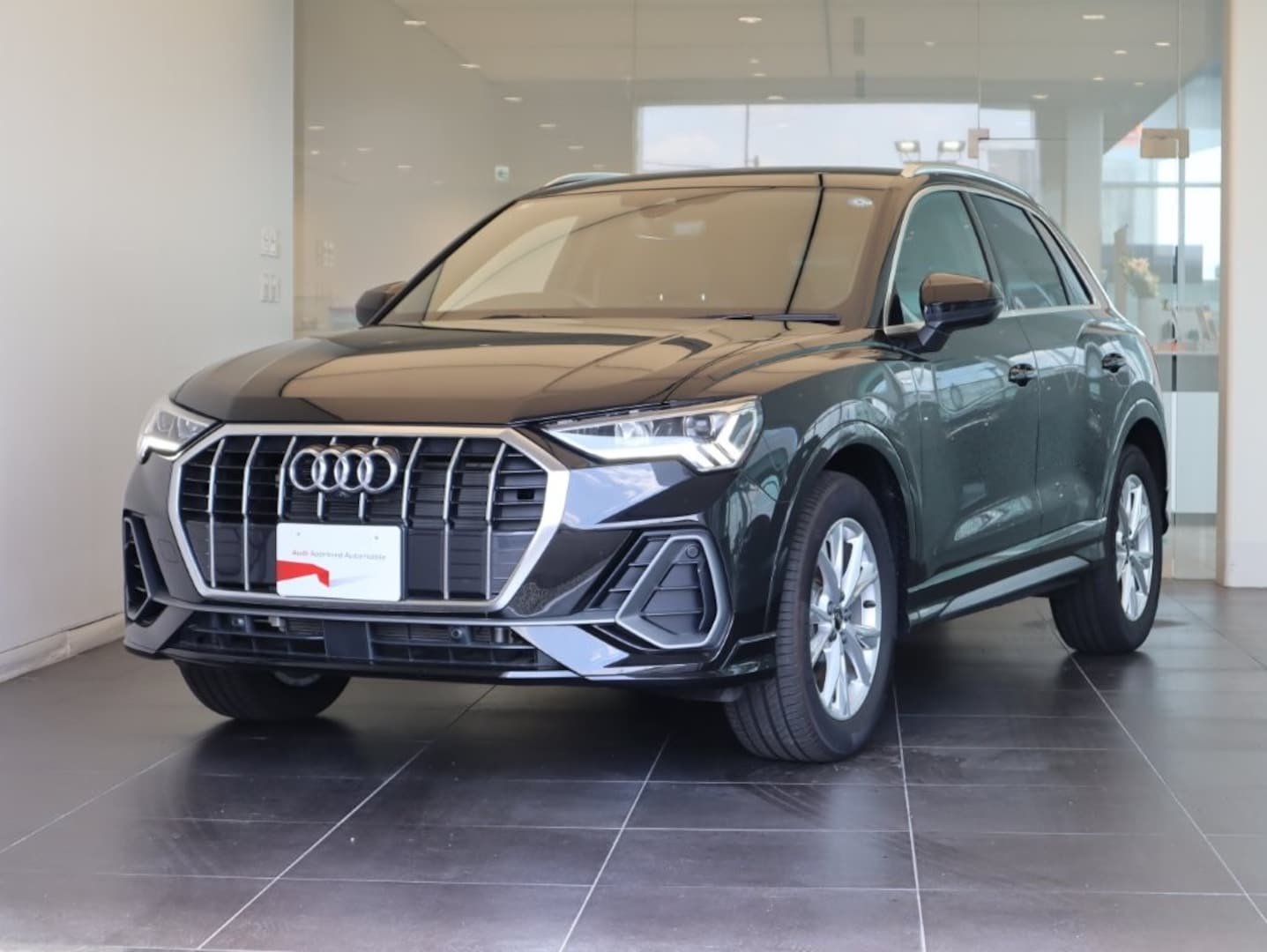 Audi Q3 35 TFSI S line 110(150) kW(PS) S tronic for more details contact your dealer