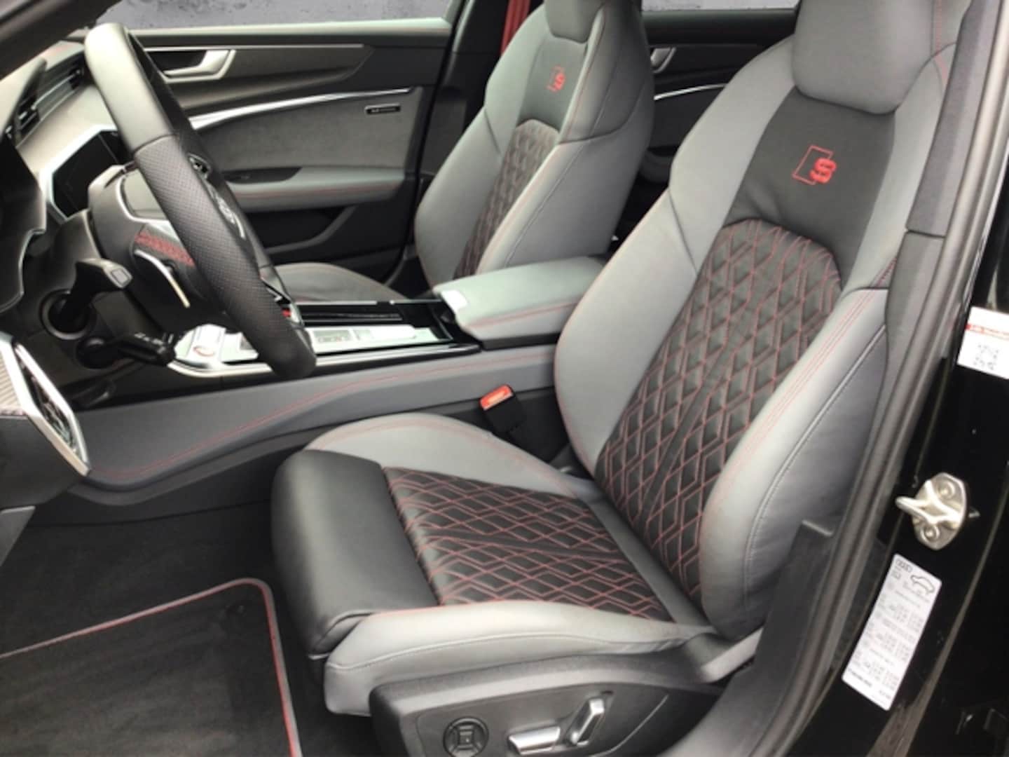 Bild über Audi S6 Avant TDI quattro tiptronic - für weitere Informationen kontaktieren Sie den Audi Partner