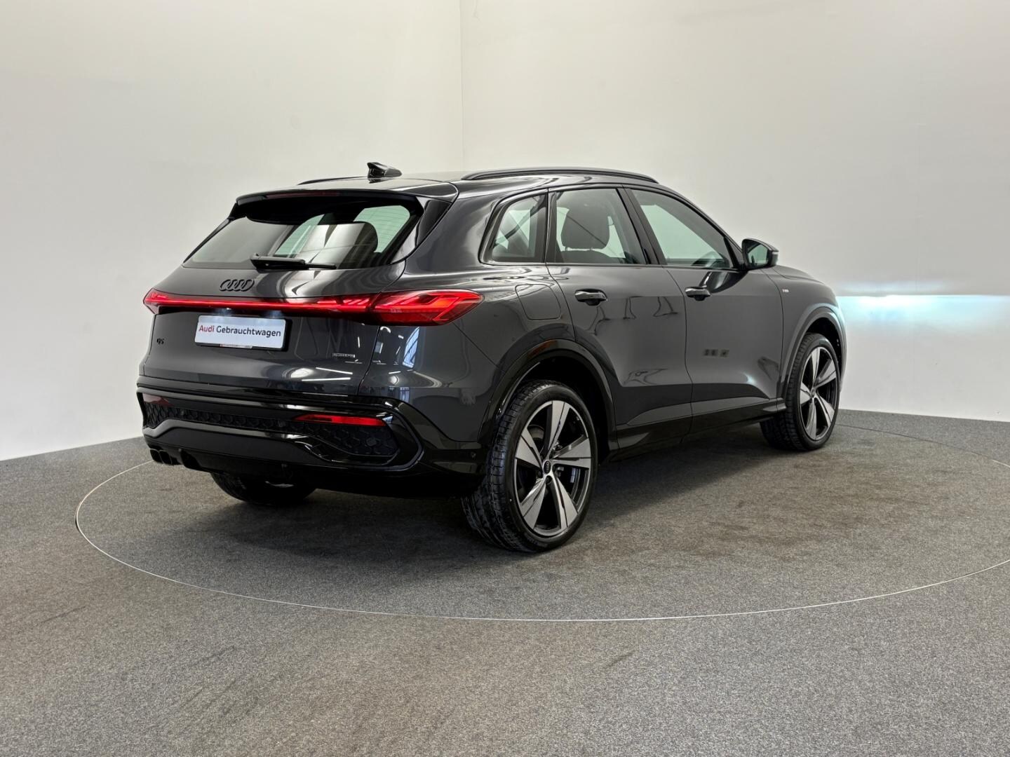 Bild über Audi Q5 SUV TDI quattro 150 kW S tronic - für weitere Informationen kontaktieren Sie den Audi Partner