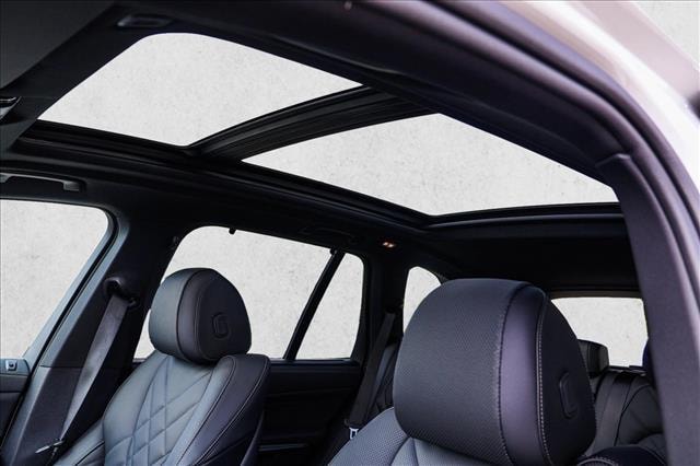 2026 BMW X5 50e - Photo 11
