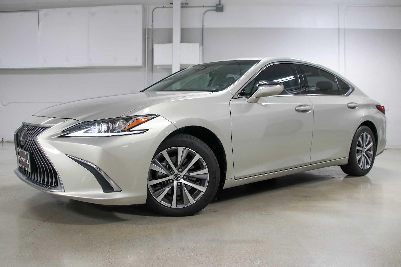 2020 Lexus ES 350 350's photo