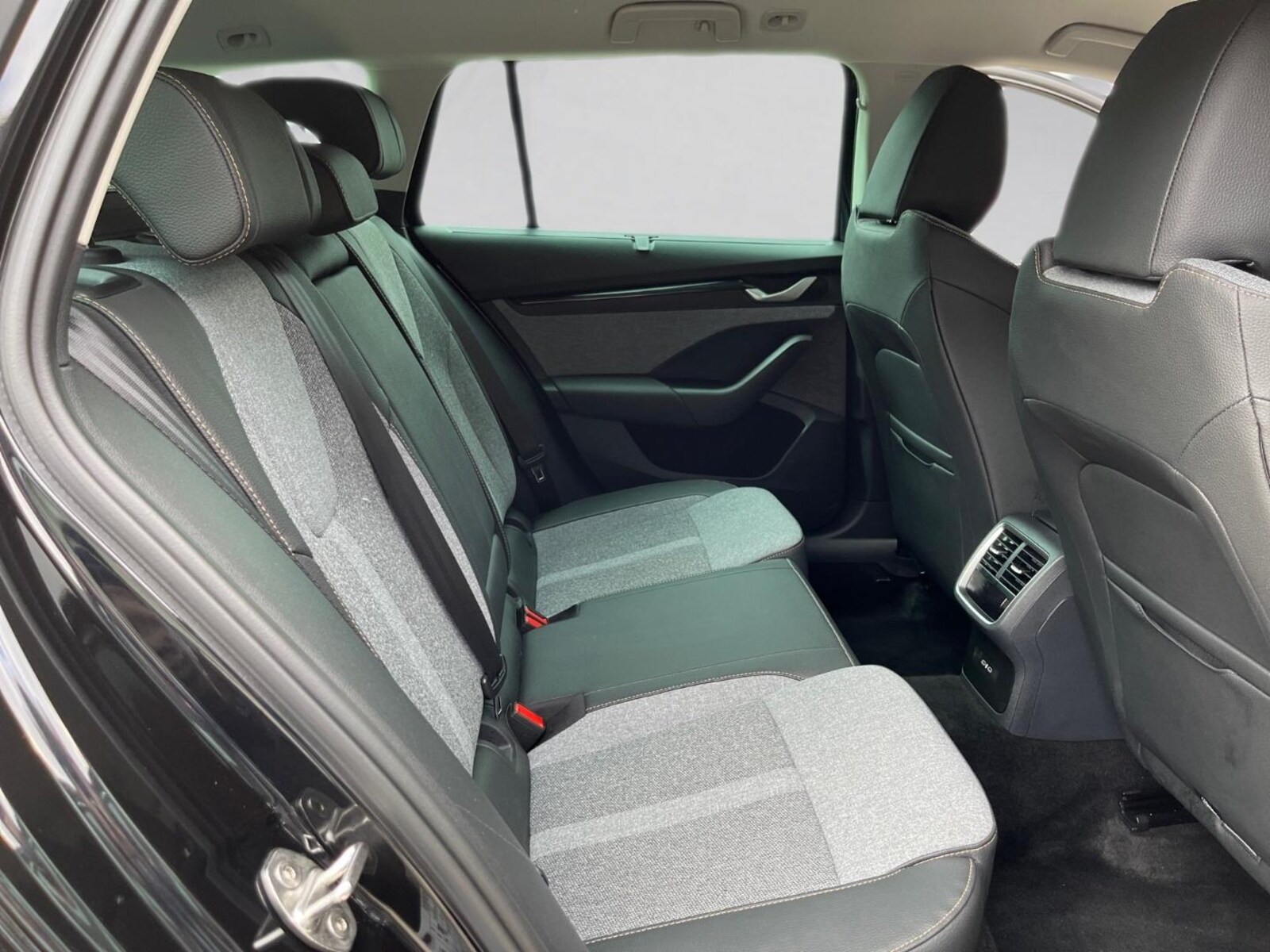 Škoda Octavia Combi – Bild 11