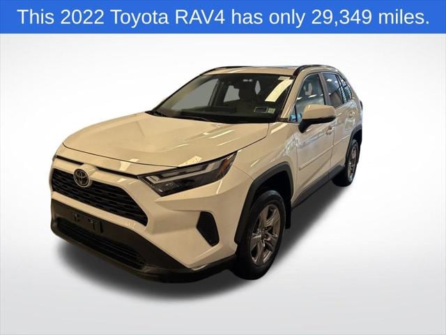 2022 Toyota RAV4 XLE's photo