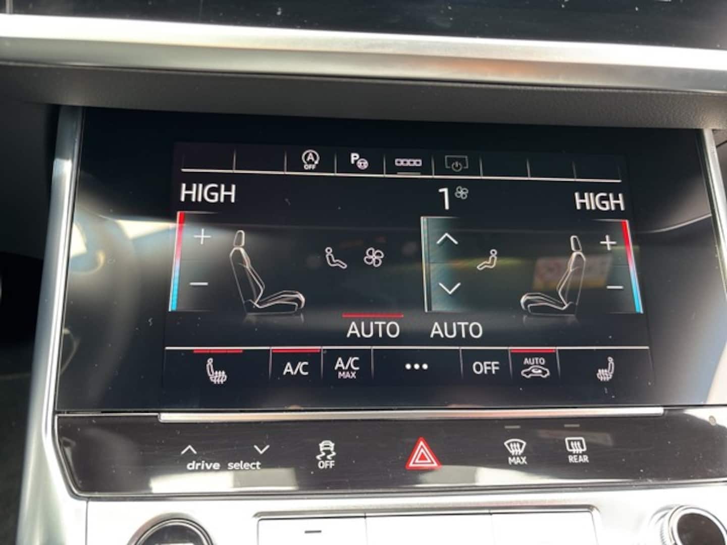Bild über Audi A6 Avant advanced 45 TDI quattro S tronic - für weitere Informationen kontaktieren Sie den Audi Partner