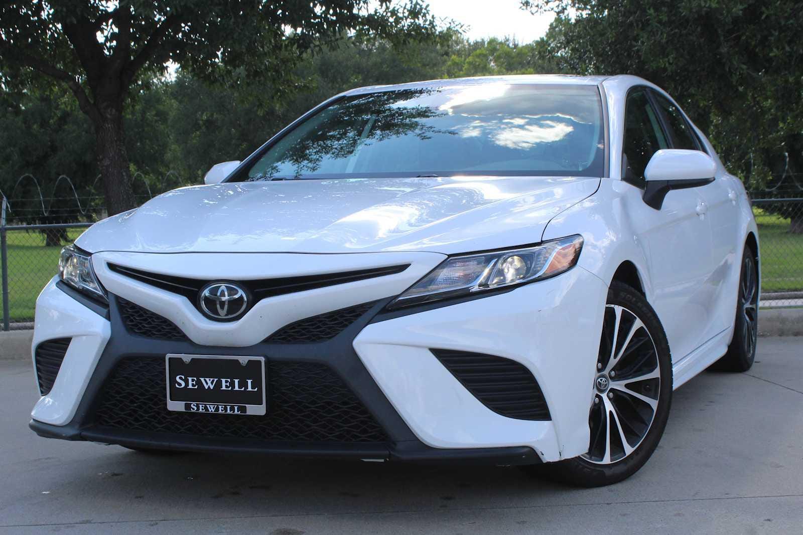 2019 Toyota Camry 2.5 Auto SE's photo