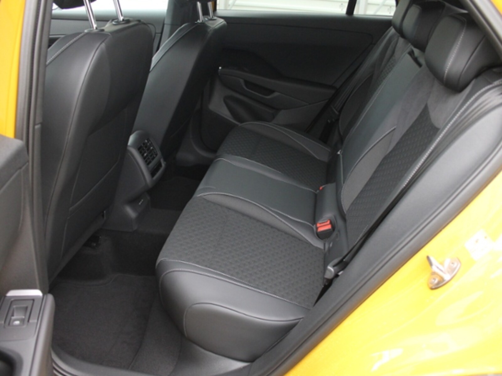 Volkswagen T-Roc – Bild 12