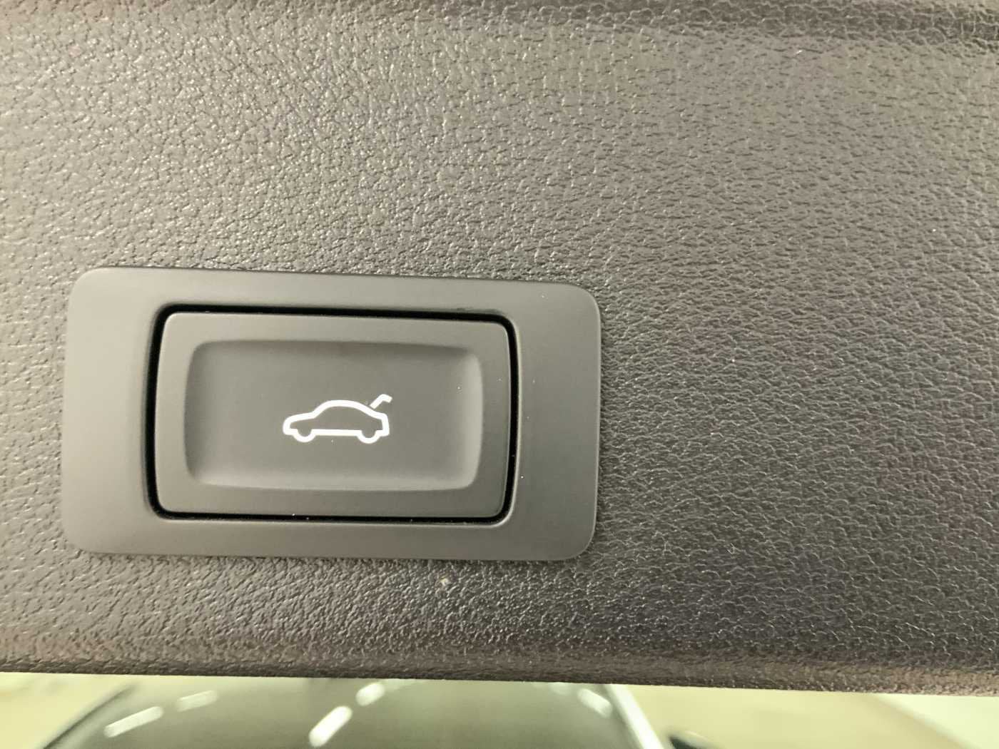 Immagine di Audi A4 Avant S line edition 40 TDI quattro 150 kW (204 CV) S tronic - Vista: for more details contact your dealer