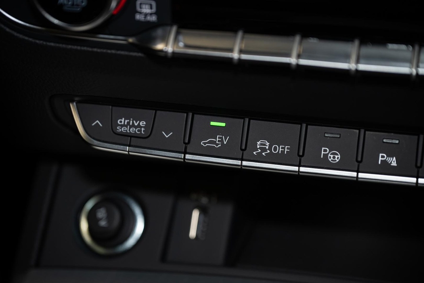 Image about Audi Q5 Sportback TFSI e 55 TFSI e quattro S tronic