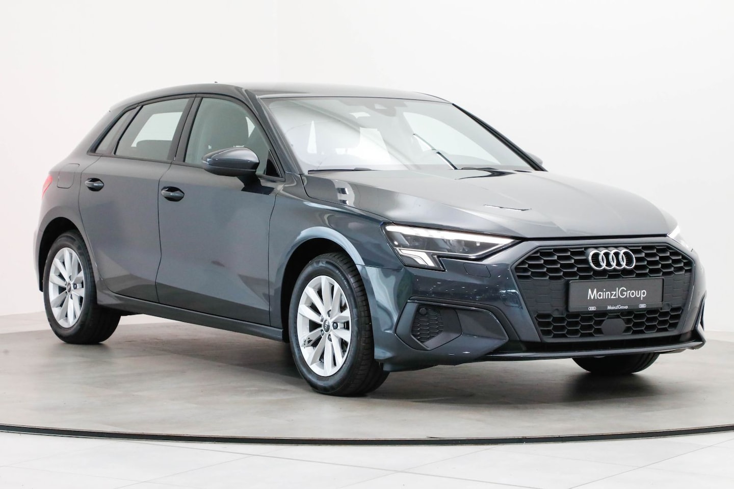 Bild über Audi A3 Sportback 35 TFSI Schaltgetriebe - für weitere Informationen kontaktieren Sie den Audi Partner